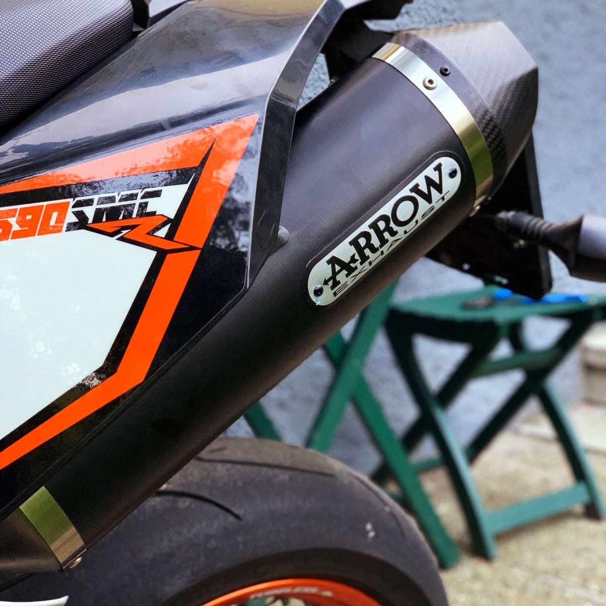 IN STOCK OPEN BOX Arrow Ktm 690 Enduro '09/16 Homologated Aluminium Dark Race Tech Silencer With Carbon End Cap For Arrow Link Pipes 72618akn