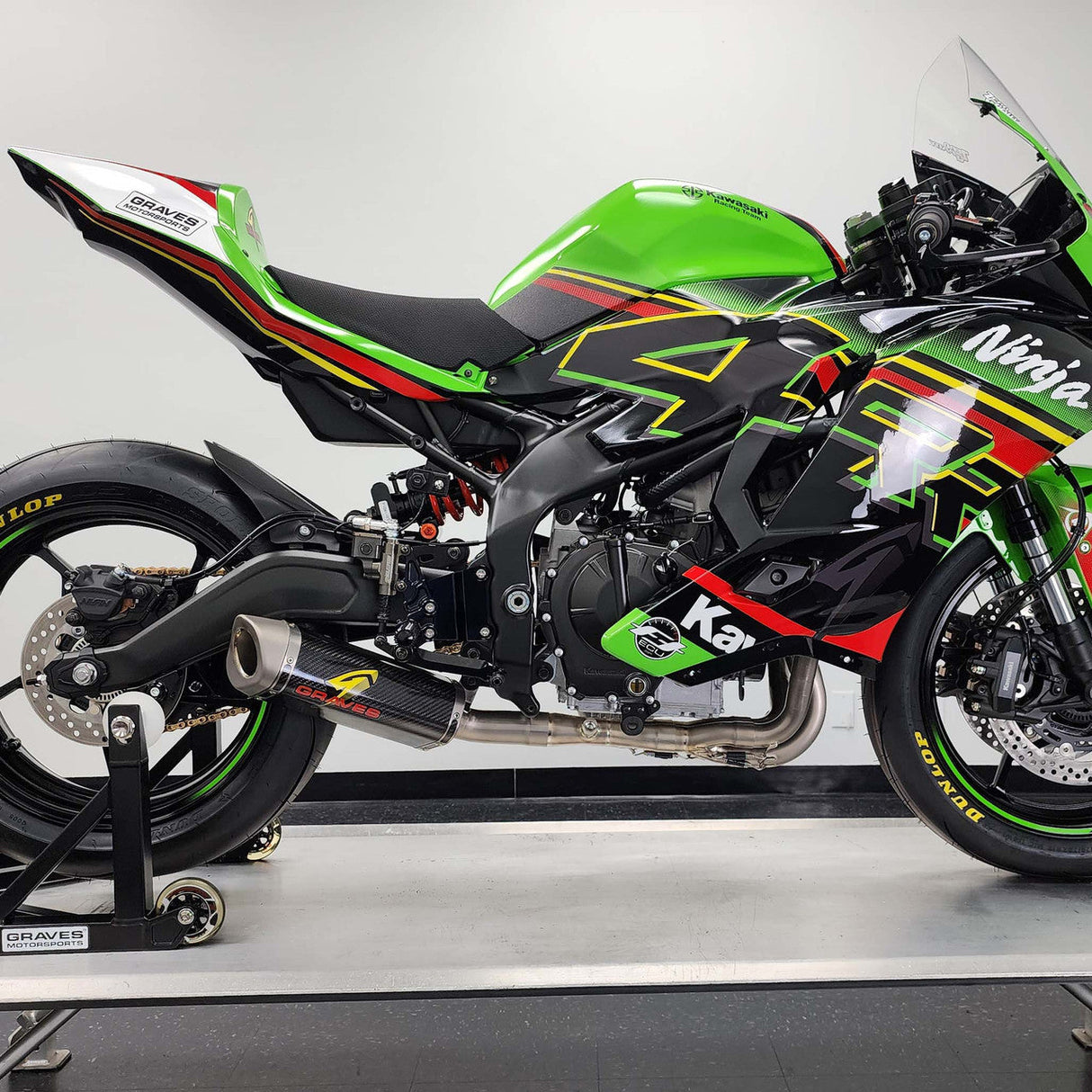Graves Works Carbon Low Mount Full Exhaust System For Zx-4rr 2023 -2025 Exk-23zx4-Ftcw