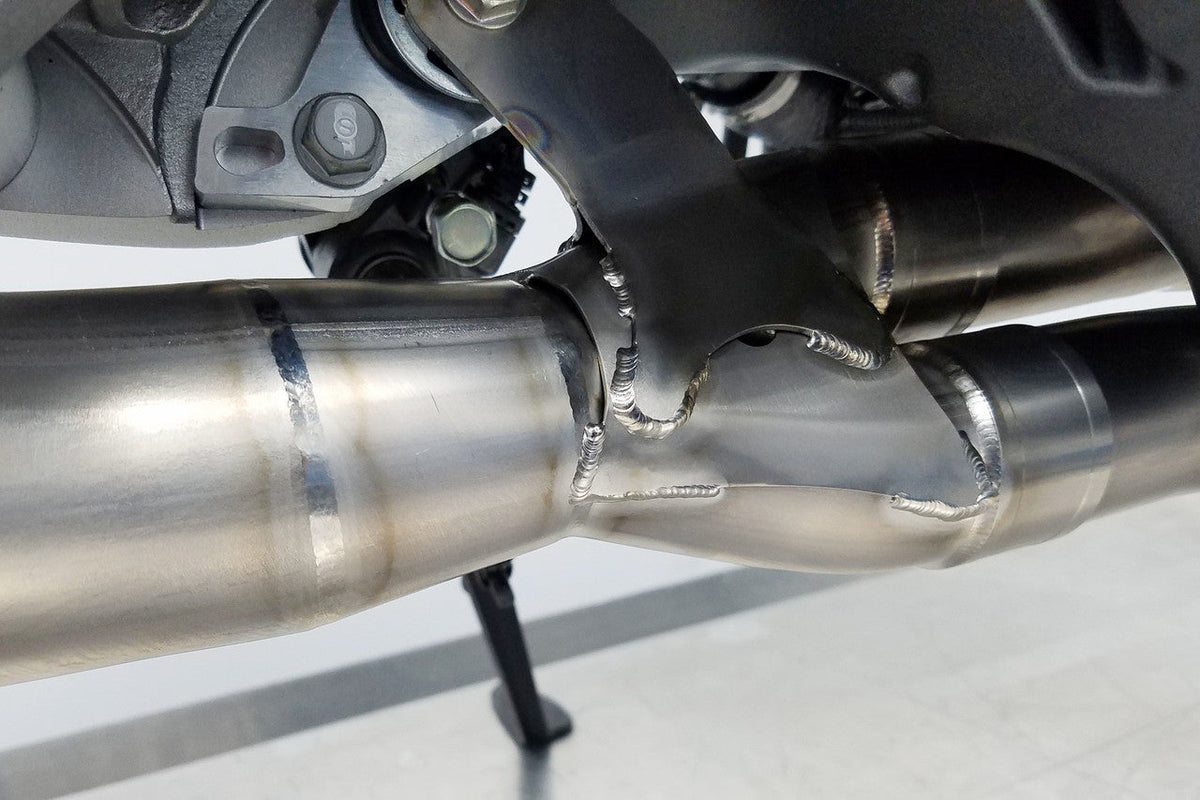 Graves motorsports  full titanium exhaust system - carbon silencer 200mm CBR1000RR 17-25  EXH-17CB1-FTC