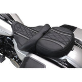 MUSTANG Deluxe One-Piece, 2-Up Seat - Diamond - Black Stitch - FLT/FLH '23-'25 89411