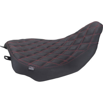 MUSTANG Seat Dbl Diam Solo Drk Cherry Thread 88020DC