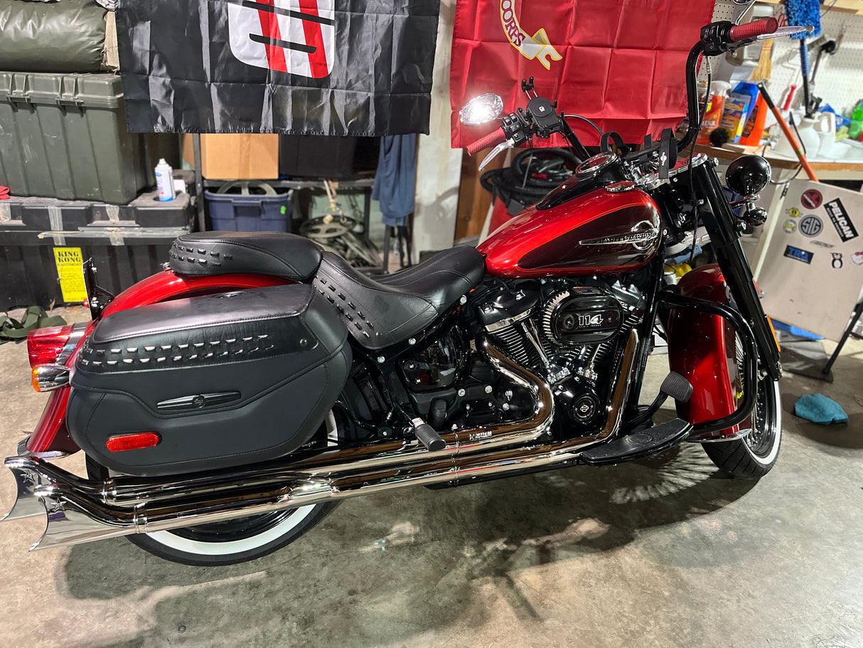 HARLEY SOFTAIL 2.5" RIGHT-SIDE STAGGERED TRUE-DUAL COMPLETE SYSTEM M8 ONLY