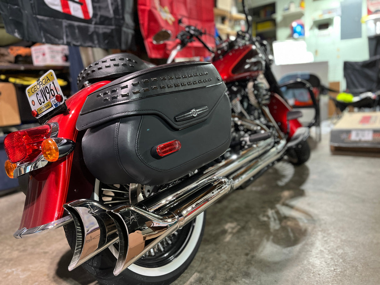 HARLEY SOFTAIL 2.5" RIGHT-SIDE STAGGERED TRUE-DUAL COMPLETE SYSTEM M8 ONLY